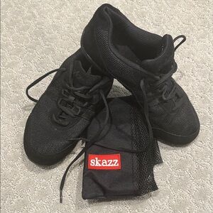 Sasha Skazz Blitz 3 dance sneakers